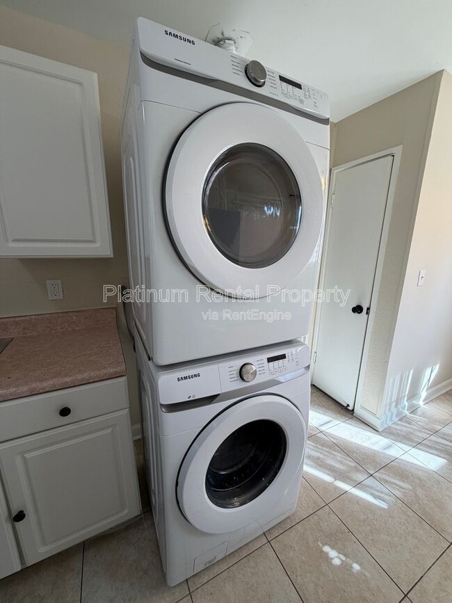 Building Photo - 1747 Carter Cir