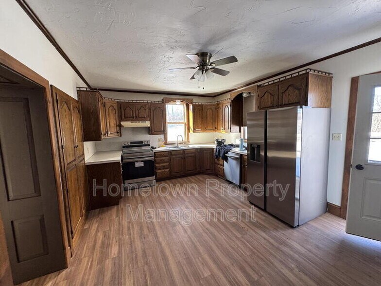 Building Photo - 8858 PA-25