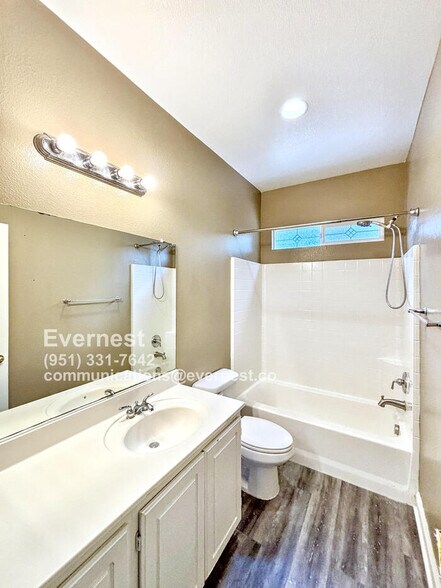 Building Photo - 25284 Silverwood Ln