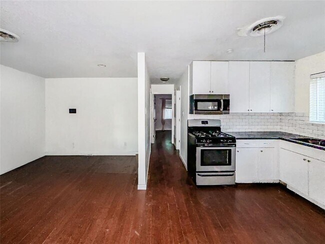 Building Photo - 2309 Alta Vista Ave
