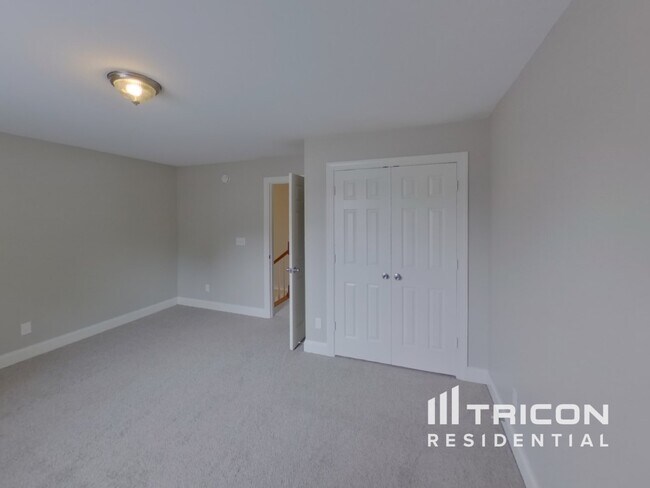 Building Photo - 444 Savannah Ridge