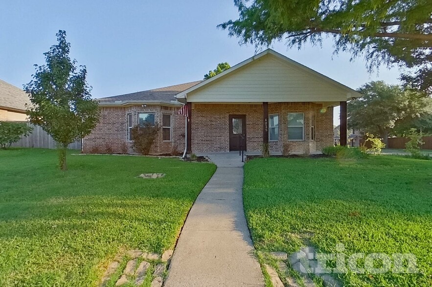 Primary Photo - 1617 Baugh St