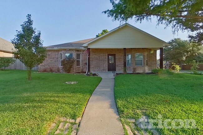 Building Photo - 4825 Freeport Dr