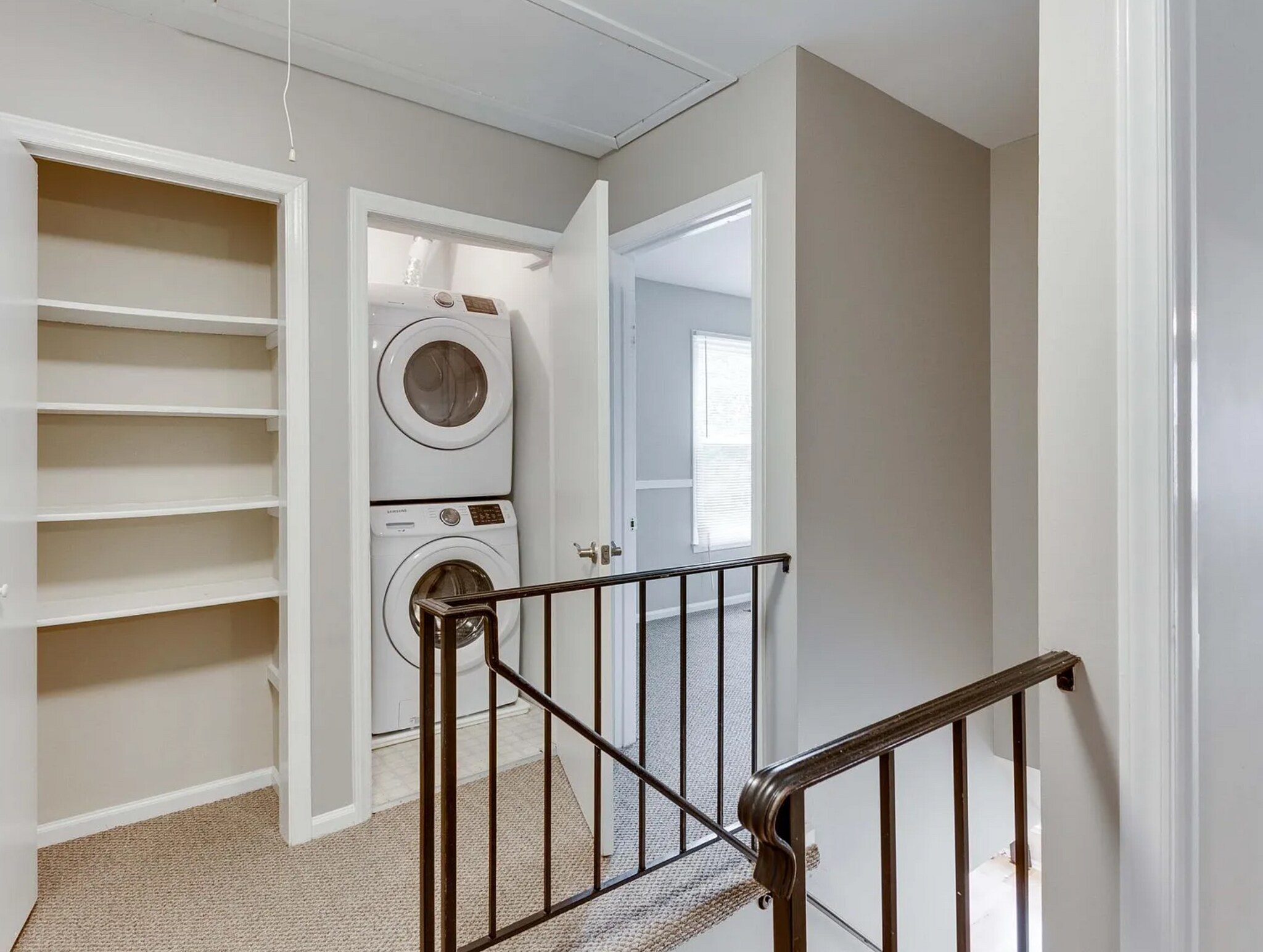 Building Photo - 6016 Sunset Ridge Ct