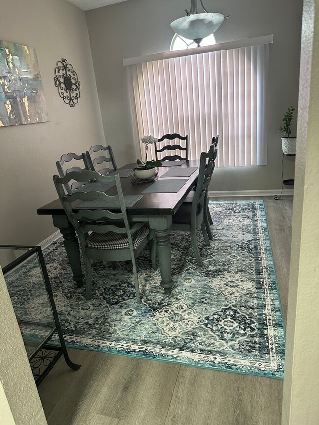 Building Photo - MOVE IN FEB 24TH!      4 Bedroom Valrico home with no carpet and a fenced yard