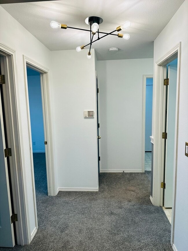 Building Photo - Charming Cascade Park One Level Home