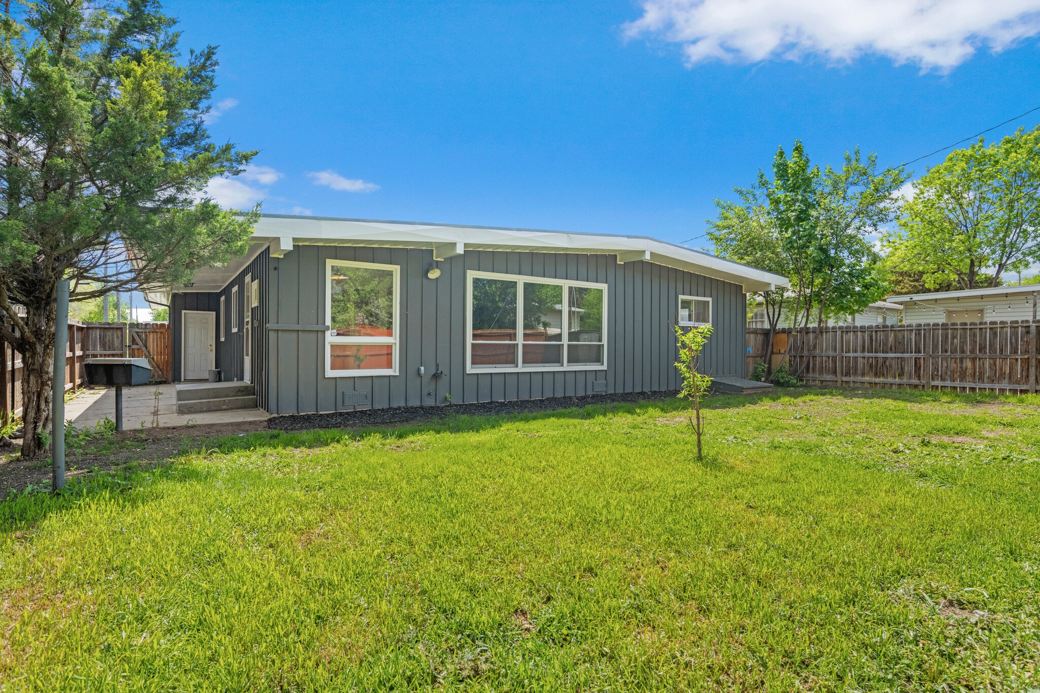 Building Photo - 1341 Colton Blvd