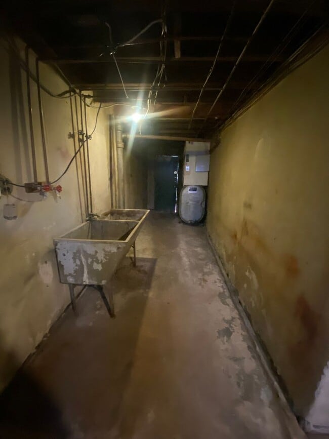 Building Photo - Desirable, Quaint 3/1 bath Beautiful Home in Upper Darby!