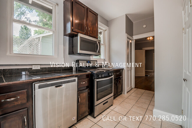 Building Photo - 1BD/1BA DUPLEX Available Now!