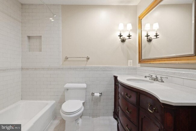 Building Photo - 568 N St Asaph St