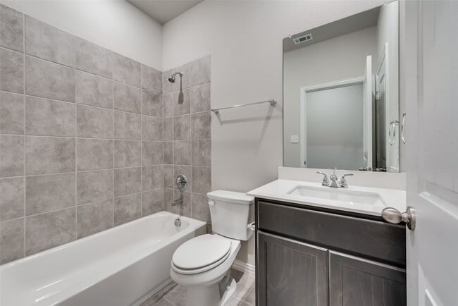 Building Photo - 3709 Washington St