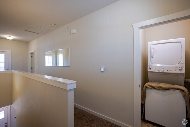 5BD, 5BA - 1,842SF - Laundry - Sunport Luxury Townhomes