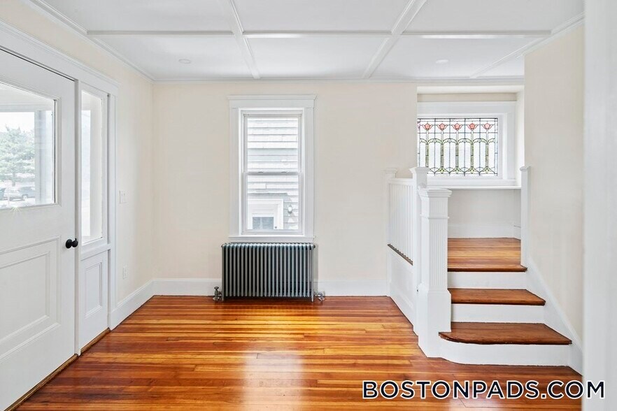 Building Photo - 57 Yale St