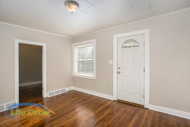 Building Photo - 243 Michigan St NW