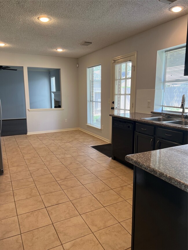 Building Photo - 10018 Storm Meadow Dr