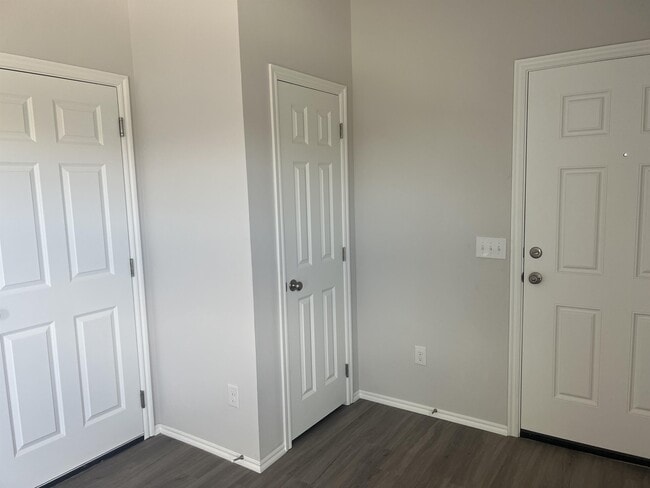 Building Photo - 1009 Ichabod Cir
