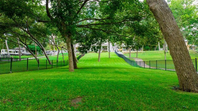 Building Photo - 1035 Timber Elm