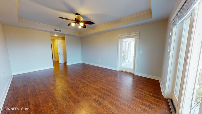 Building Photo - 525 3rd St S