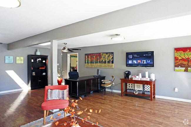 Interior Photo - Elm Creek