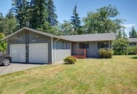 Building Photo - For Lease Edmonds - 900 Sq. Ft Two bed-One/Bath Duplex