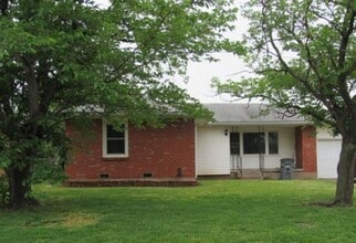 Building Photo - 3818 NW Bell- AVAILABLE NOW!