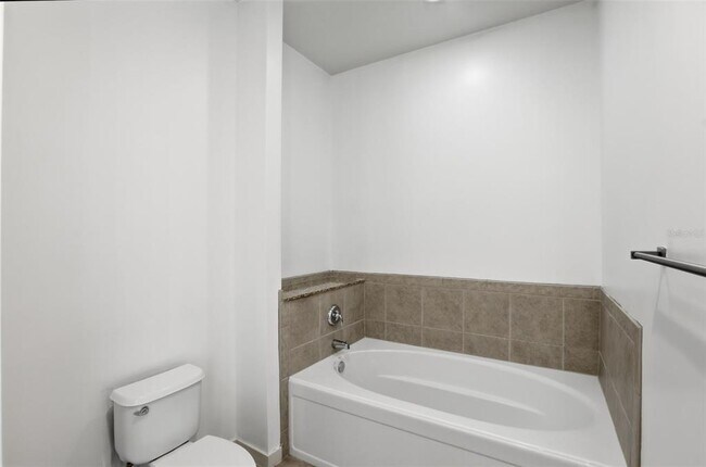 Building Photo - 155 S Court Ave