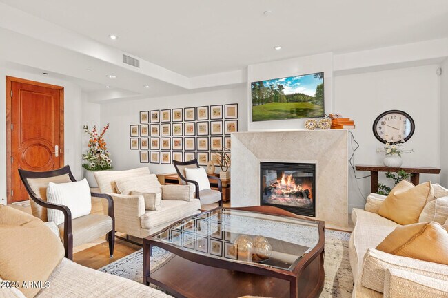 Building Photo - 2402 E Esplanade Ln