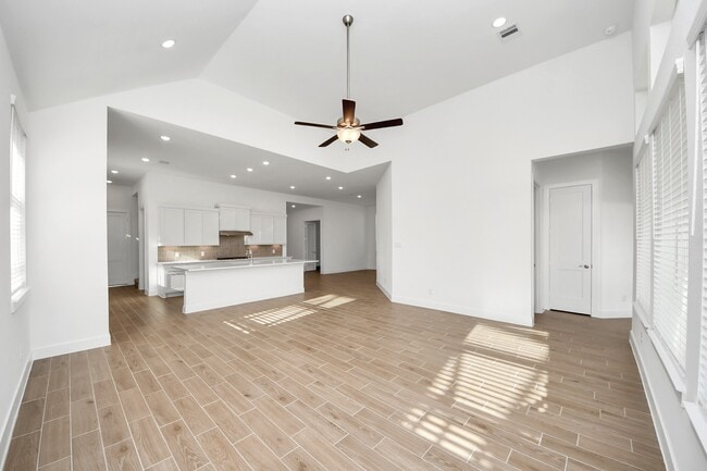Building Photo - 25026 Midnight Willow Dr