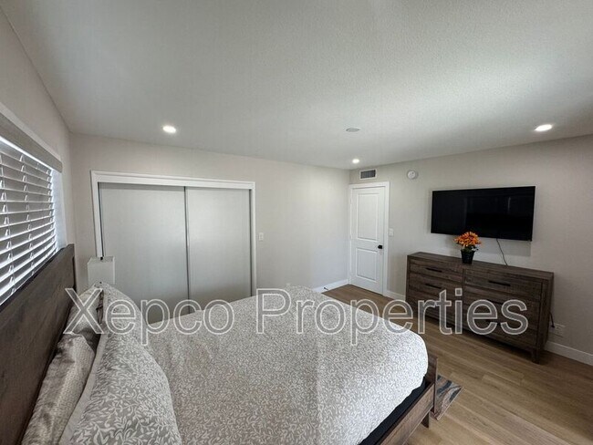 Building Photo - 66735 Buena Vista Ave