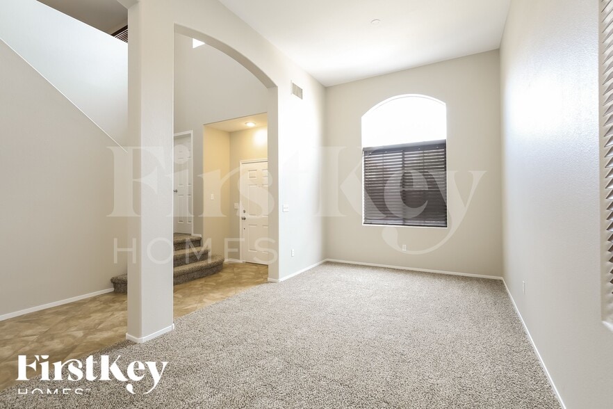 Building Photo - 1031 Dawn Valley Dr