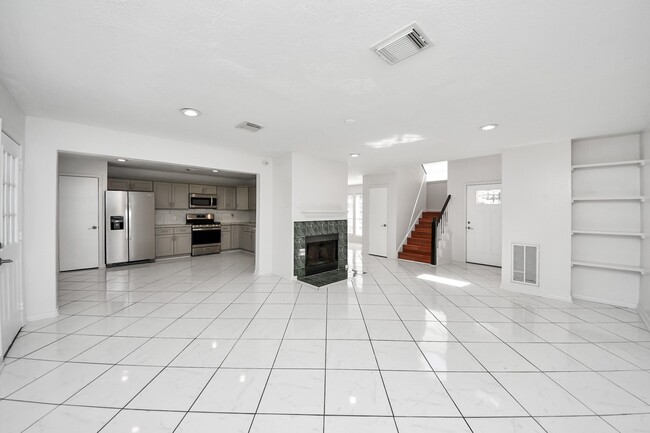 Building Photo - 8026 Big Oak Trail Dr