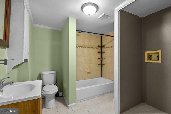 Building Photo - 505 Delaware Ave