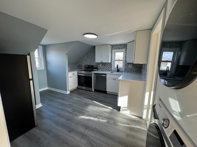 Building Photo - 141 Willow Grove Ave