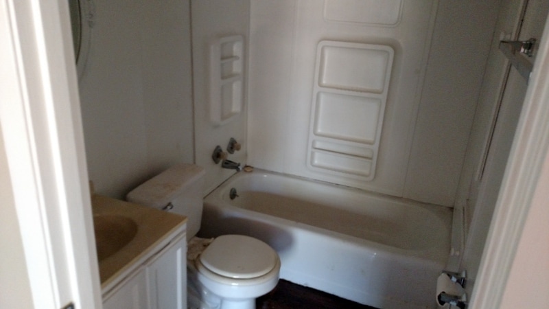 Building Photo - 313 Hickory St