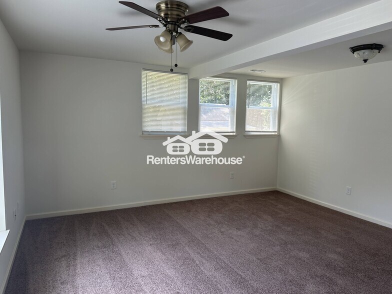 Building Photo - 17825 Falls Rd