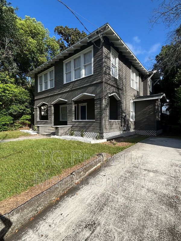 Primary Photo - 2561 Rosselle St