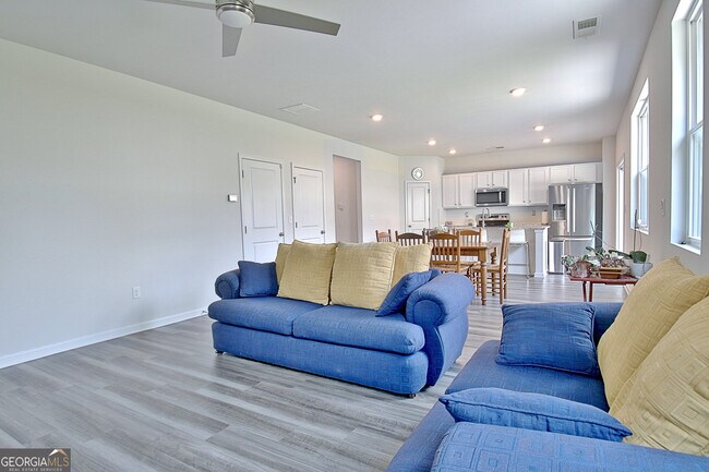 Building Photo - 8077 Rudder Cir