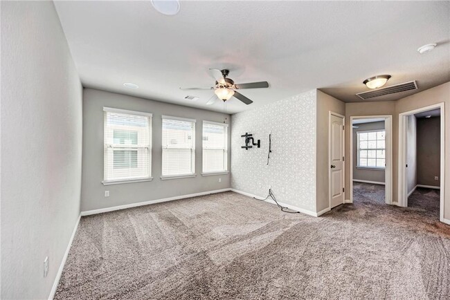 Building Photo - 107 Buckthorn Dr