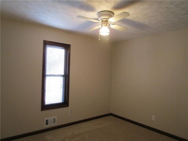 Building Photo - 1623 Rex Dr