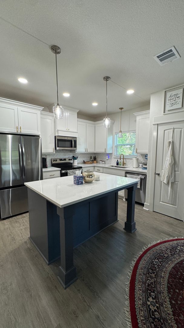 Building Photo - Gorgeous 3/2 House Corner Lot in Downtown Bryan w/ July Move In!