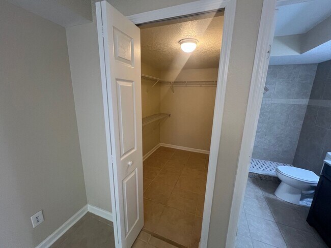 Building Photo - 3019 Bonaventure Cir