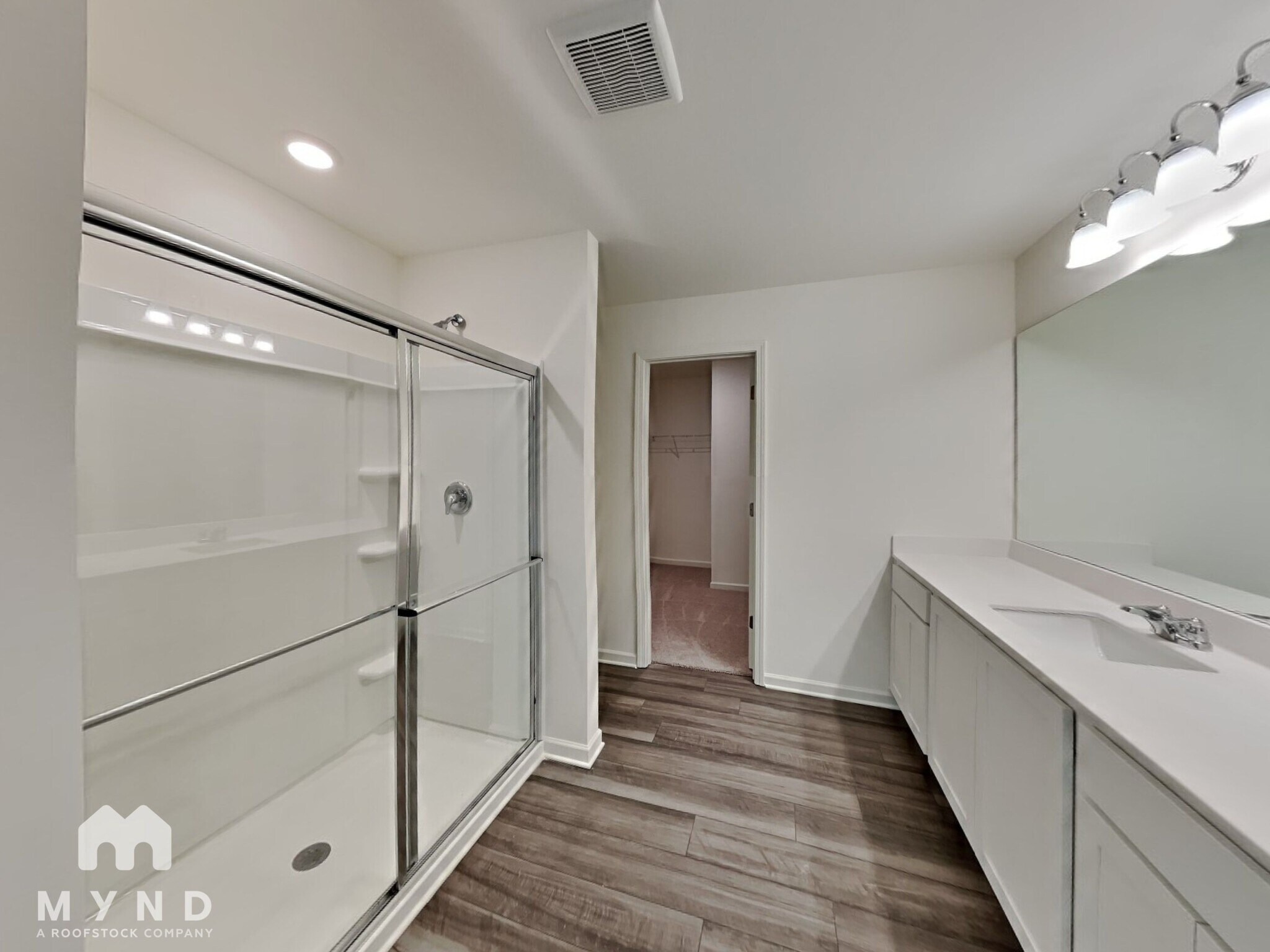 Building Photo - 424 Cottontail Ln