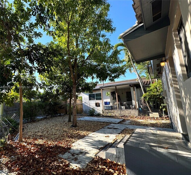 Building Photo - 5530 NW Miami Ct