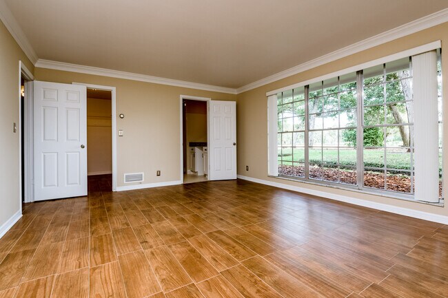 Building Photo - 119 Rio Pinar Dr