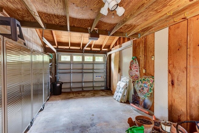 Building Photo - 11 Sandy Cove Rd