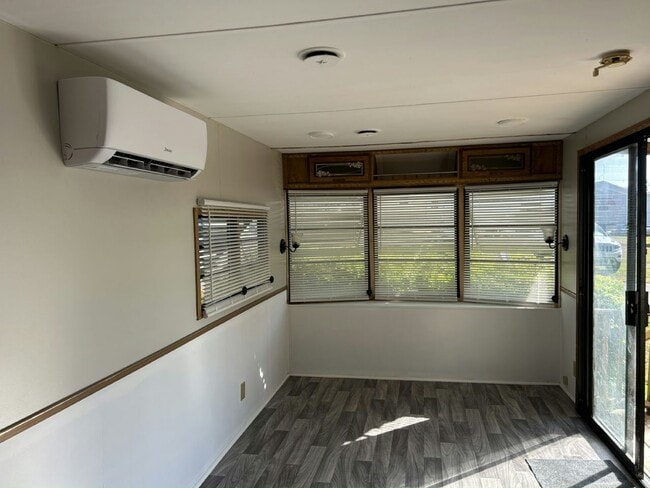 Building Photo - 17031 US-301