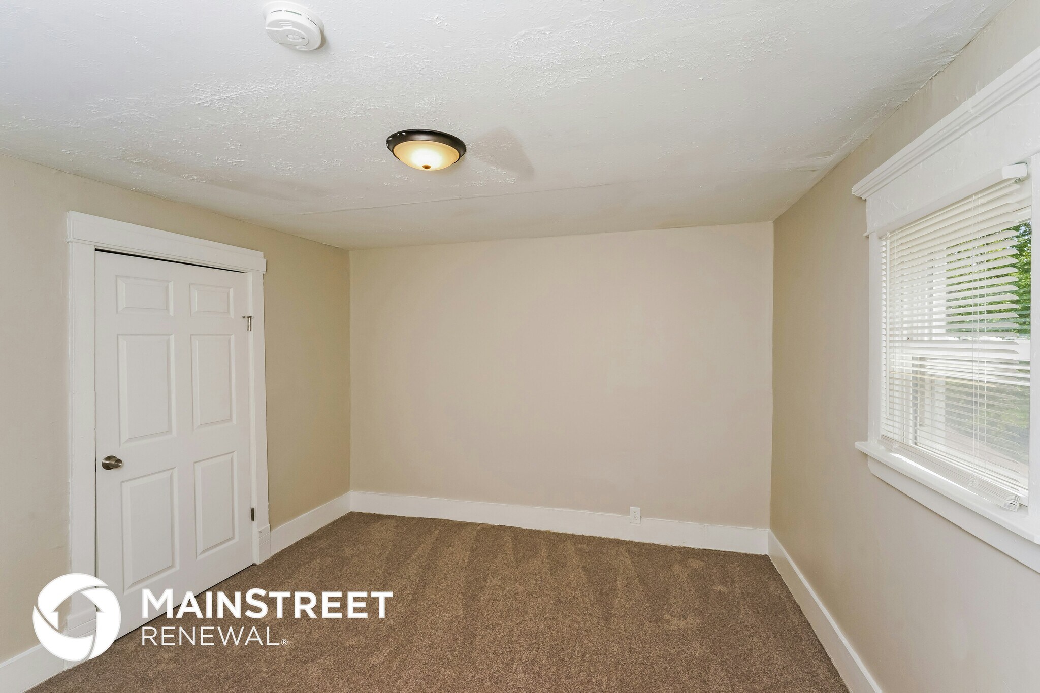 Building Photo - 3630 River Park Dr