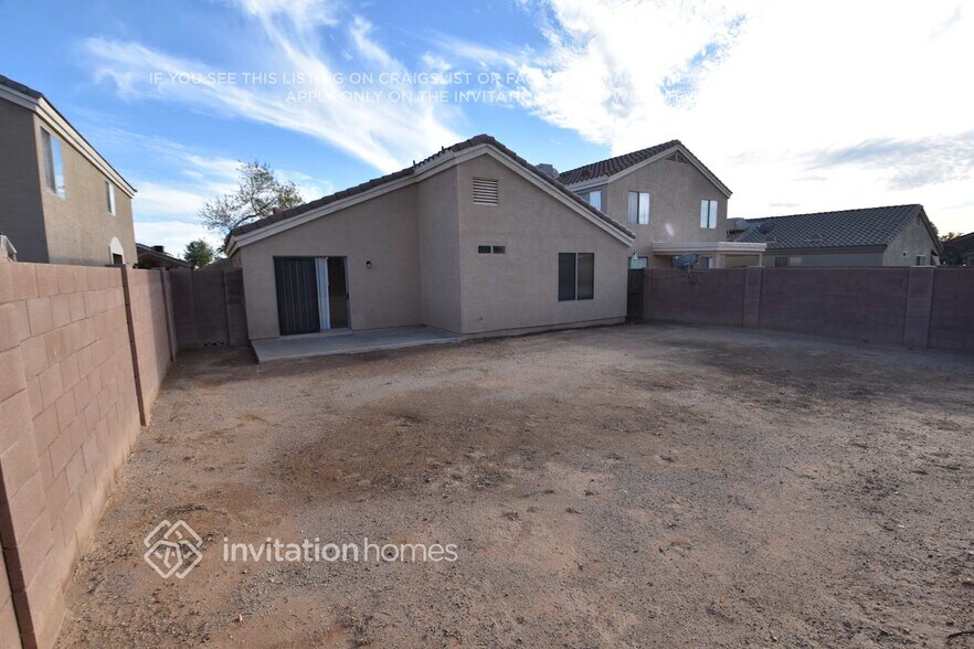 Building Photo - 12470 W Redfield Rd