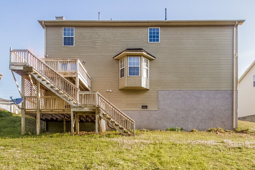 Building Photo - 1215 Cedarbend Dr