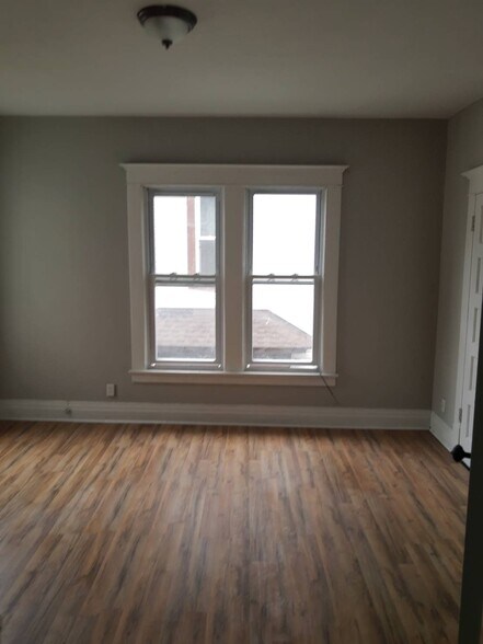 Building Photo - 428 N Zane Hwy